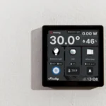 Intrerupator Smart cu touchscreen Shelly Wall Display